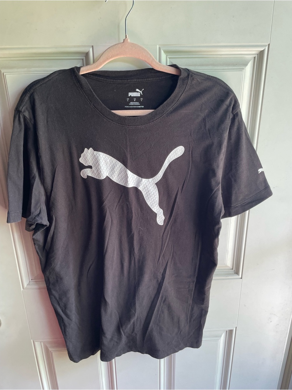 Puma Black T-Shirt with White Leaping Puma Logo Men's Large